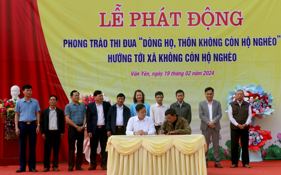 Phát động phong trào thi đua &quot;Dòng họ, thôn không còn hộ nghèo&quot; là 1 cách làm hay tại huyện Văn Yên. (Ảnh: Thanh Chi)