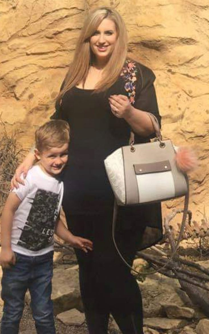 Abbie từng nặng hơn 114 kg.