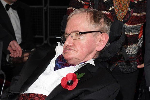 Stephen Hawking là nhà khoa học tin vào du hành thời gian.