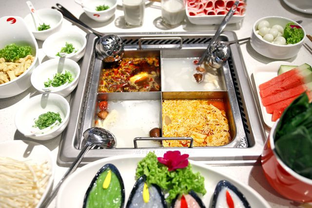 Haidilao là một chuỗi nhà hàng lẩu nổi tiếng khắp Trung Quốc và cả thế giới.