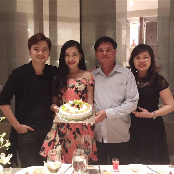 Cuộc sống sang chảnh “vạn người mơ” của em gái sao nam Việt - Ảnh 20 Cuộc sống sang chảnh “vạn người mơ” của em gái sao nam Việt - Ảnh 20