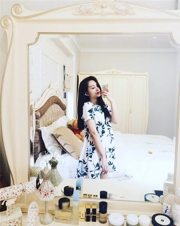 Cuộc sống sang chảnh “vạn người mơ” của em gái sao nam Việt - Ảnh 22