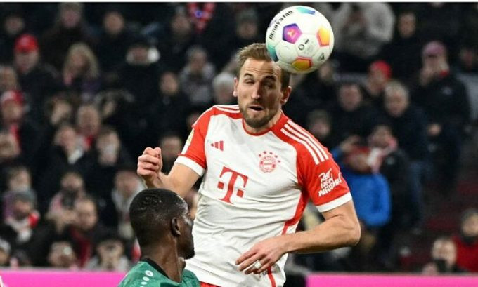 Harry Kane lập cú đúp giúp Bayern Munich thắng Stuttgart 3-0 tại vòng 15 Bundesliga. Harry Kane lập cú đúp giúp Bayern Munich thắng Stuttgart 3-0 tại vòng 15 Bundesliga.