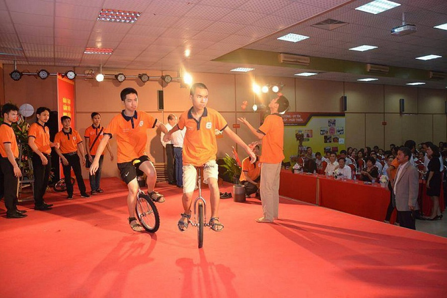 Đến với Tâm Việt, trẻ tự kỷ sẽ được luyện xiếc với 4 kỹ năng Đến với Tâm Việt, trẻ tự kỷ sẽ được luyện xiếc với 4 kỹ năng