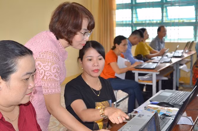 Trường Đại học Sư phạm, Đại học Huế tập huấn cho giáo viên cốt cán tại Quảng Nam