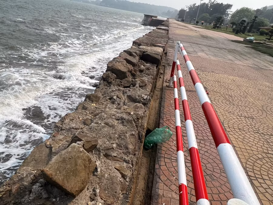 Kè biển Đồ Sơn 'nát', vẫn chờ sự quyết liệt của thành phố