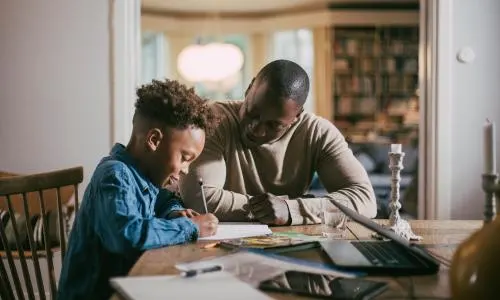 Trong khi nhiều phụ huynh khen ngợi lợi ích của việc học trực tuyến, thì một số lại tỏ ra không mấy hài lòng.