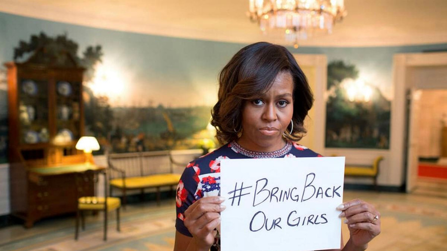Bà Michelle Obama ủng hộ phong trào #BringBackOurGirls.