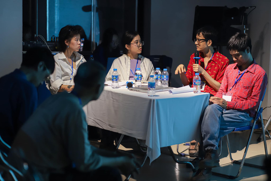 Sau các tham luận, hội thảo đều có các thảo luận xoay quanh chủ đề.