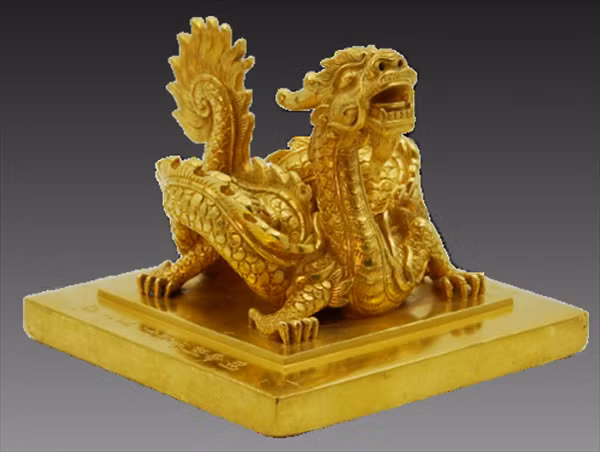 Ấn vàng “Sắc mệnh chi bảo” đúc năm Minh Mệnh thứ 8 (1827) là 1 trong 20 bảo vật quốc gia “lên sóng 3D” trong chuyên đề mới.