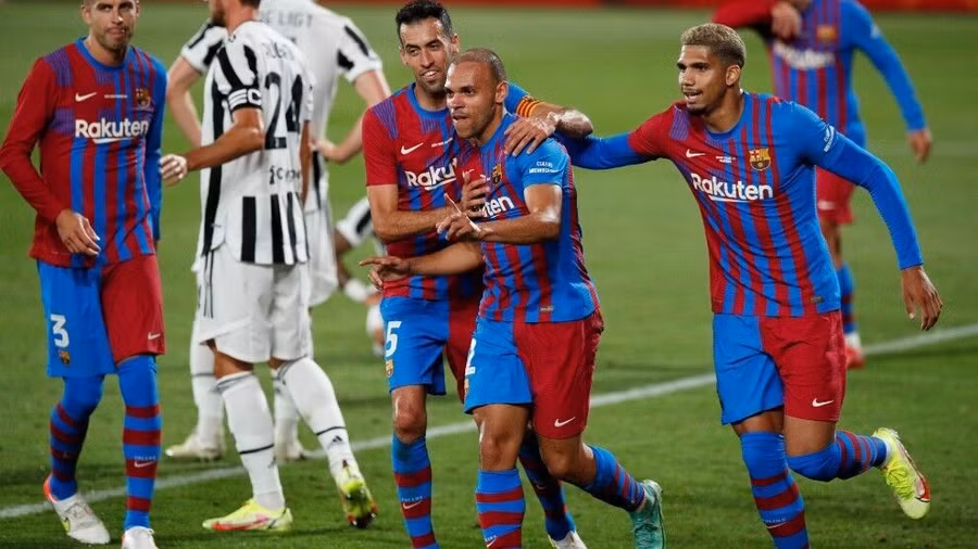 8 - Barcelona: 763 triệu euro