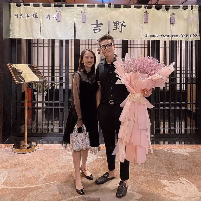 Chỉ sau&nbsp;2 tháng kết hôn, ái nữ nhà đại gia Minh Nhựa đã vui mừng thông báo có tin vui và nhận được nhiều lời chúc mừng từ cư dân mạng.