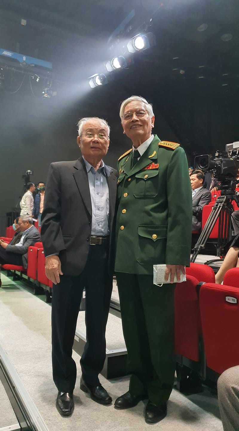 Nhạc sĩ Phạm Minh Tuấn (trái) và nhạc sĩ Doãn Nho. Ảnh: NVCC.