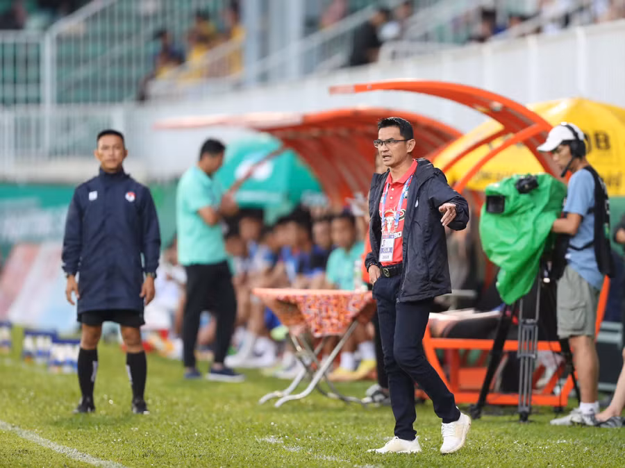 HLV Kiatisak khen ngợi và tiết lộ sẽ sử dụng Quốc Việt nhiều hơn ở chặng đường tiếp theo.