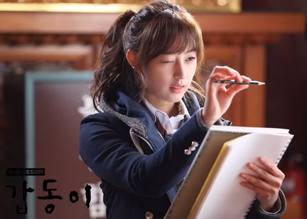 Kiểu tóc của Kim Ji Won