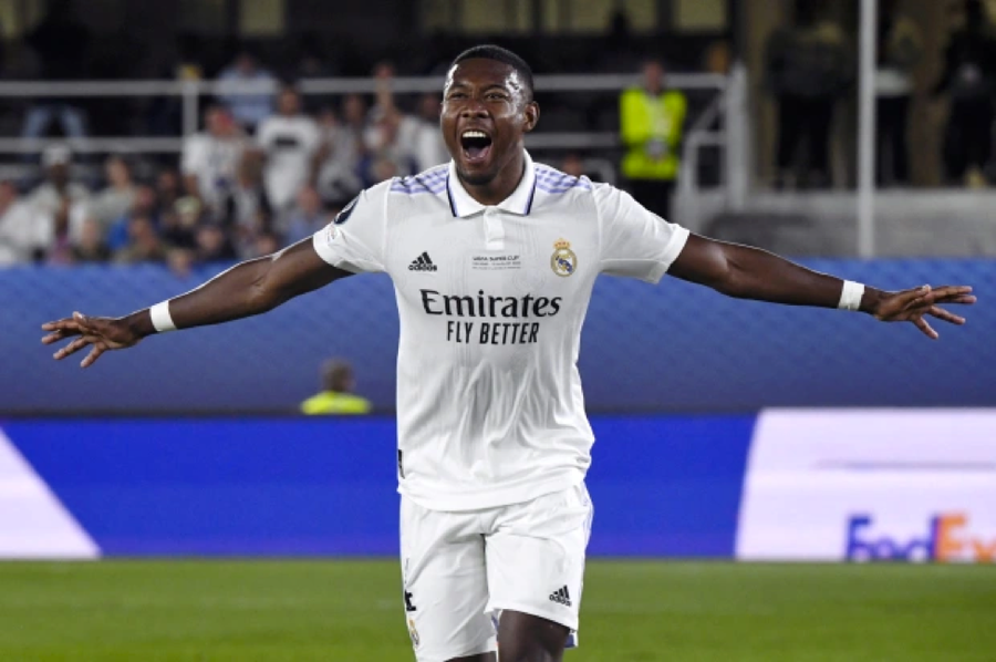 David Alaba mở tỷ số vào lưới Eintracht Frankfurt trong hiệp một. David Alaba mở tỷ số vào lưới Eintracht Frankfurt trong hiệp một.