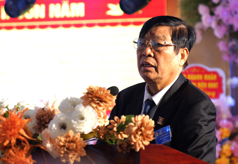 Ông Hồ Tất Thắng, Chủ tịch Hội đồng Họ Hồ Việt Nam phát biểu chúc mừng Đại hội Họ Hồ Hà Tĩnh.