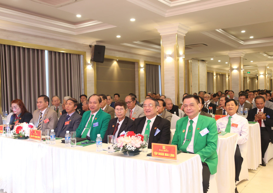 Đại biểu họ Hồ Việt Nam