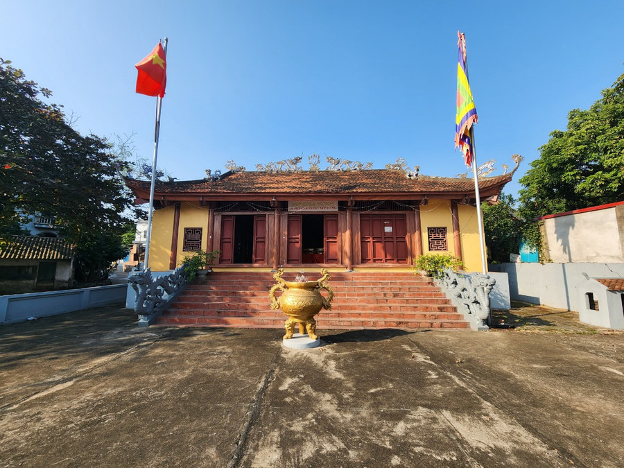 Đền Đông (thôn Vi Cương) là nơi duy nhất có kiệu rước Chúa Gái.