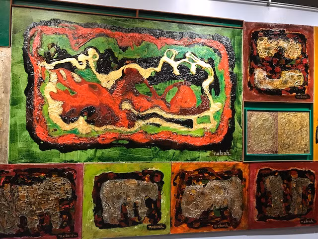 Những bức tranh tại triển lãm