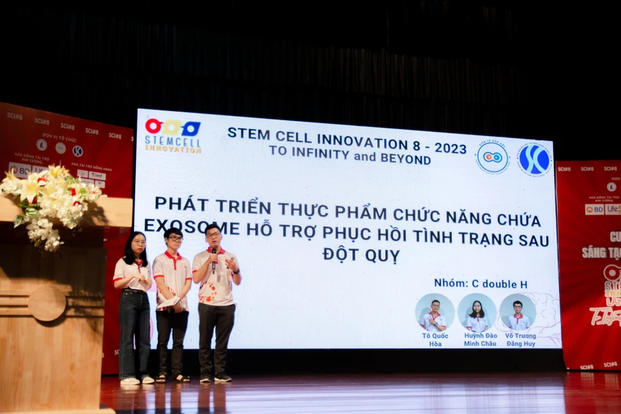 Nhóm sinh viên Trường Đại học Khoa học Tự nhiên, Đại học Quốc gia TPHCM thực hiện đề tài. 