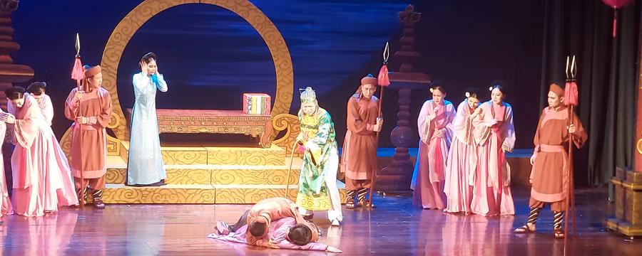 Vở chèo 'Cung thương một khúc' cất lên tiếng lòng của người nghệ sĩ. Ảnh: Bình Thanh.