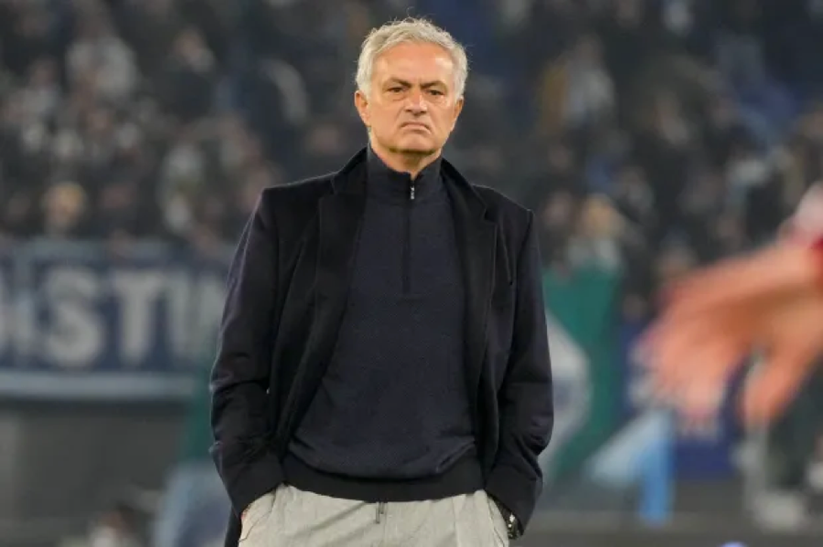 Jose Mourinho chuẩn bị nắm quyền tại đội bóng Al-Shabab của Ả Rập Xê-út sau khi rời As Roma. Jose Mourinho chuẩn bị nắm quyền tại đội bóng Al-Shabab của Ả Rập Xê-út sau khi rời As Roma.