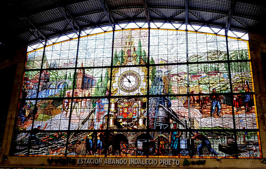 Nhà ga Bilbao- Abando. Nhà ga Bilbao- Abando.