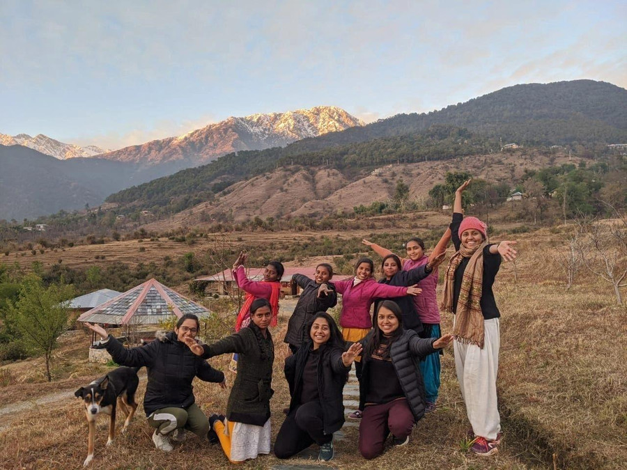 Học viên của Tổ chức Sajhe Sapne. Học viên của Tổ chức Sajhe Sapne.