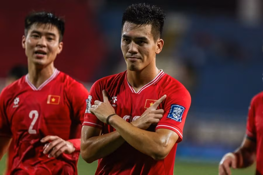 Tiến Linh được AFC vinh danh.