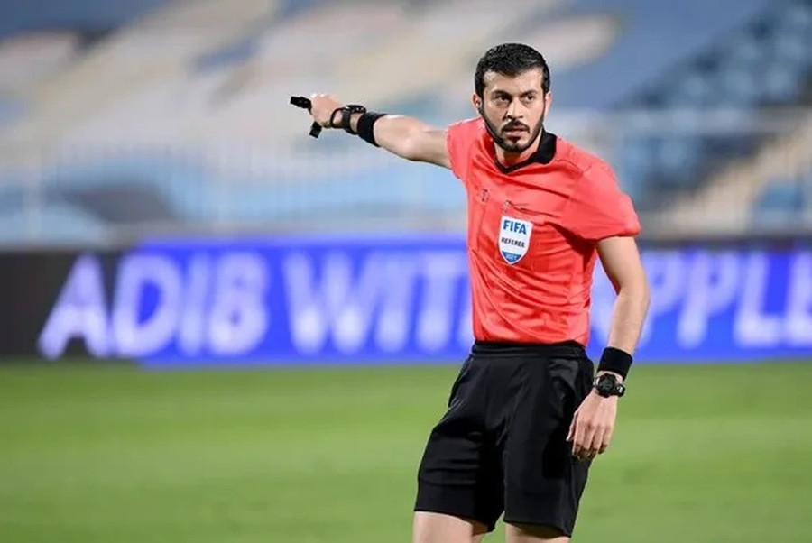 Trọng tài Omar Al Ali sẽ cầm còi trận đấu giữa đội tuyển Việt Nam và Iraq.