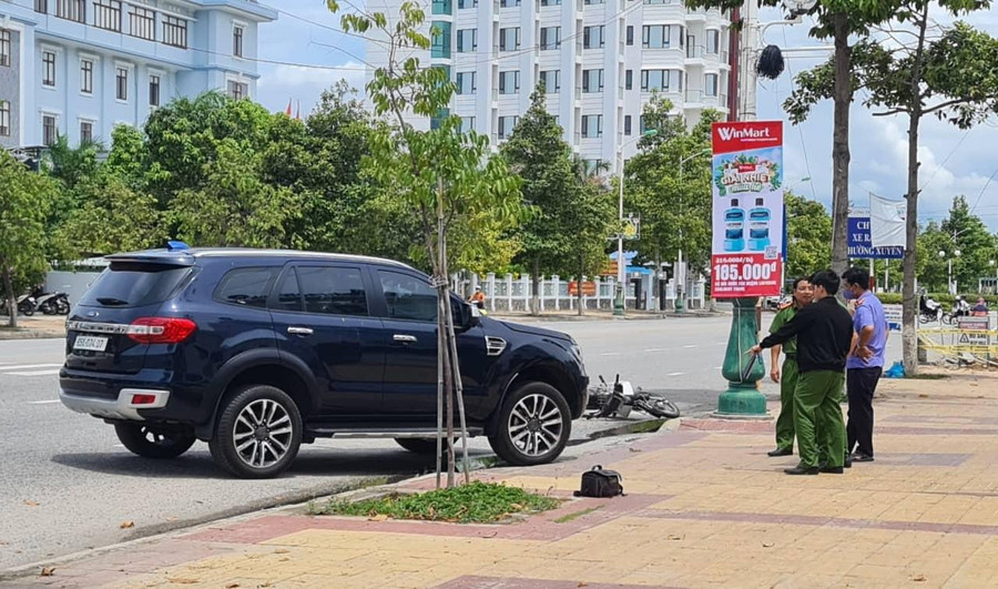 Công an tỉnh Ninh Thuận dựng lại hiện trường vụ tai nạn. Công an tỉnh Ninh Thuận dựng lại hiện trường vụ tai nạn.