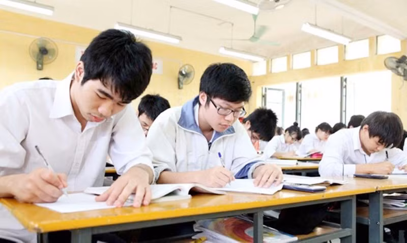 Ôn tập chuẩn bị cho Kỳ thi tốt nghiệp THPT tại Hà Nội.