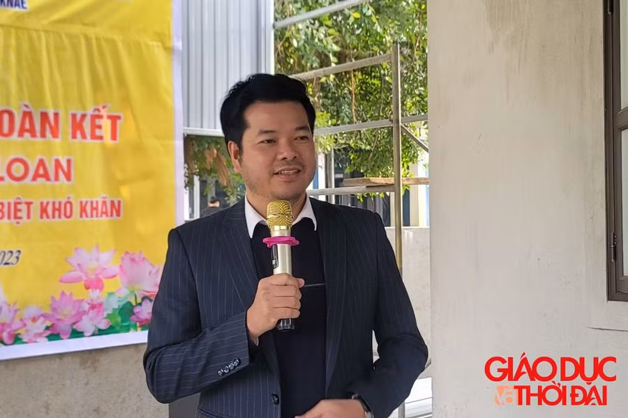 Nguyễn Văn Dũng - Trưởng đại diện VP báo GD&amp;TĐ khu vực MTTN phát biểu tại buổi lễ.