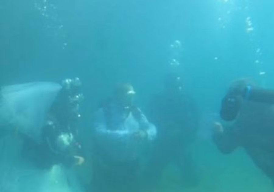 Hôn lệ độc đáo đã thu hút nhiều sự chú ý