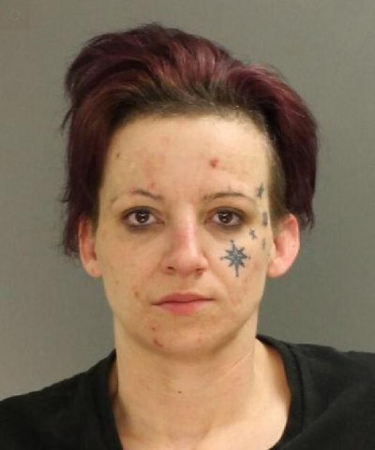 Tiffany Root đã nuốt số heroin được giấu trong người. Tiffany Root đã nuốt số heroin được giấu trong người.