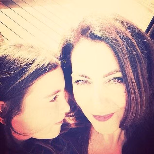 Laleh bị tịch thu hộ chiếu và không thể rời khỏi Dubai