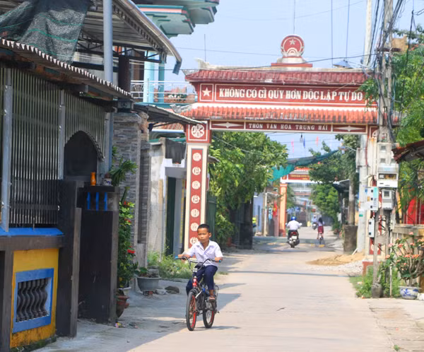 Một góc thôn An Bằng - nơi có hơn phân nửa số dân của làng đang định cư ở nước ngoài .