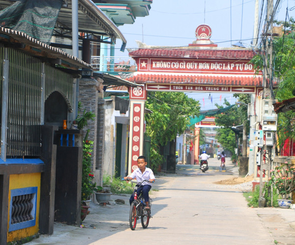 Một góc thôn An Bằng - nơi có hơn phân nửa số dân của làng đang định cư ở nước ngoài .