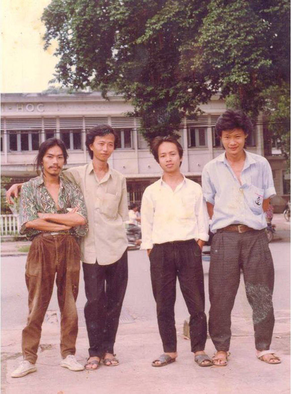 Sinh viên các trường đại học thập niên 90