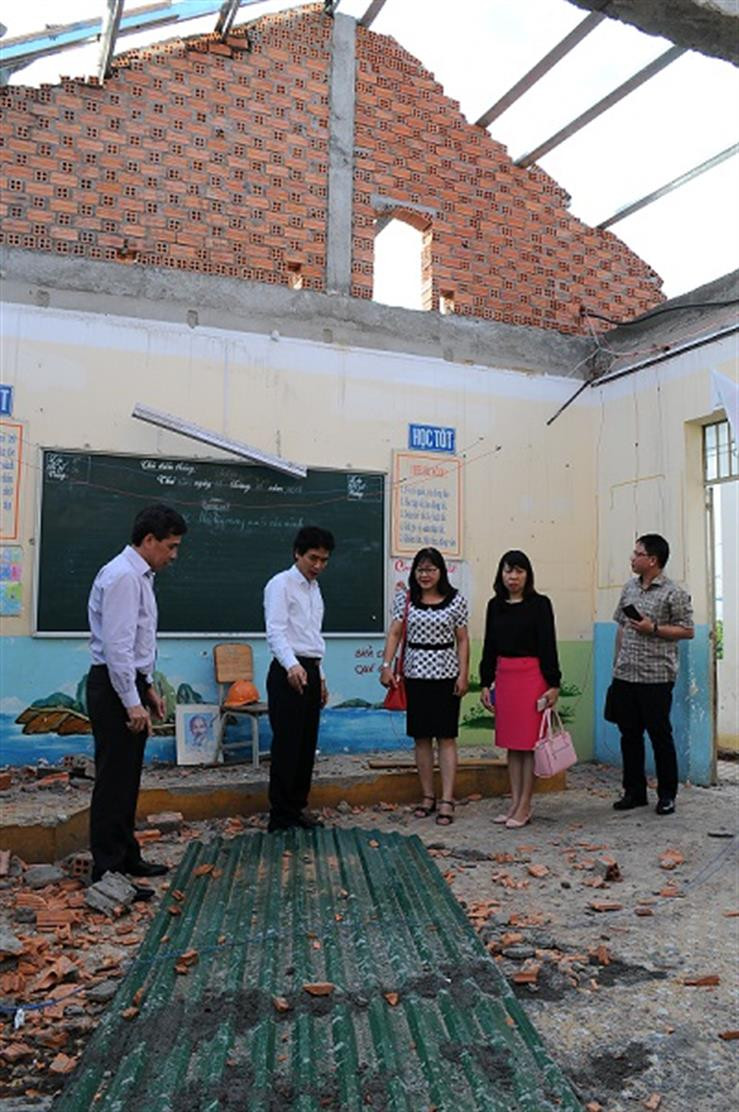 Phòng học bị tốc mái tại trường Tiểu học Phước Thịnh Phòng học bị tốc mái tại trường Tiểu học Phước Thịnh