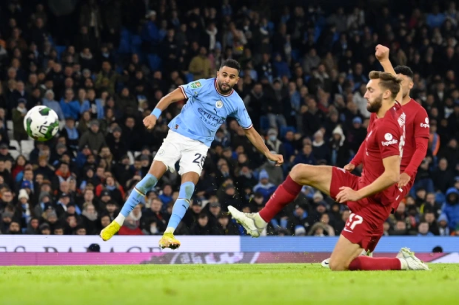 Riyad Mahrez ghi bàn đưa Man City dẫn trước chỉ hai phút sau giờ nghỉ. Riyad Mahrez ghi bàn đưa Man City dẫn trước chỉ hai phút sau giờ nghỉ.