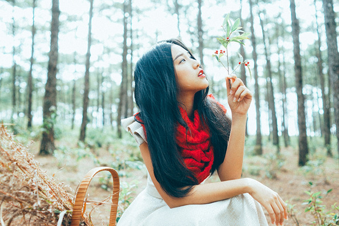 Hoàng Oanh hóa cô bé quàng khăn đỏ ảnh 3 Hoàng Oanh hóa cô bé quàng khăn đỏ ảnh 3