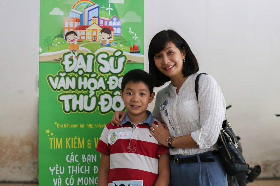 Phụ huynh và học sinh tại buổi phỏng vấn trực tiếp Phụ huynh và học sinh tại buổi phỏng vấn trực tiếp