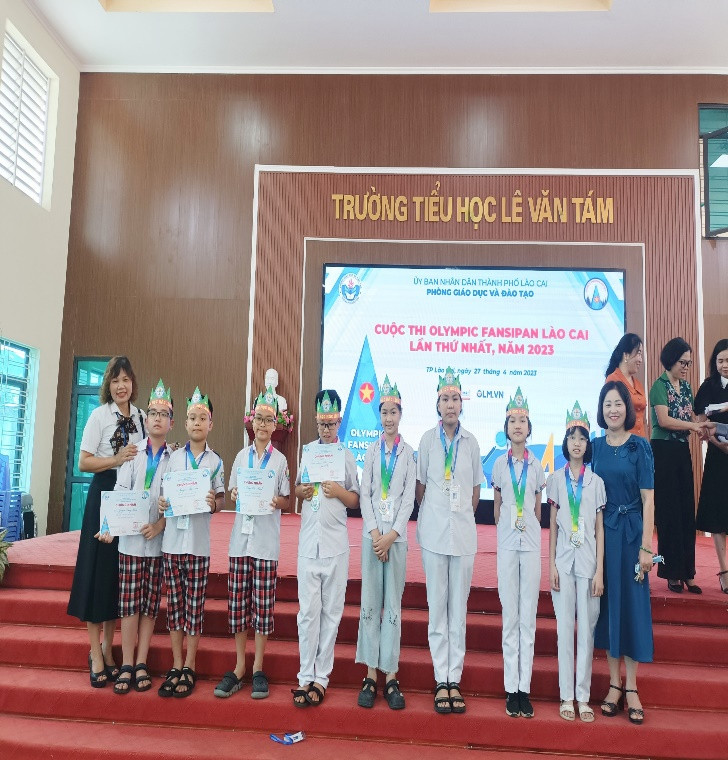 Đội thi trường Tiểu học Bắc Lệnh xuất sắc nhận huy chương Bạc. Đội thi trường Tiểu học Bắc Lệnh xuất sắc nhận huy chương Bạc.