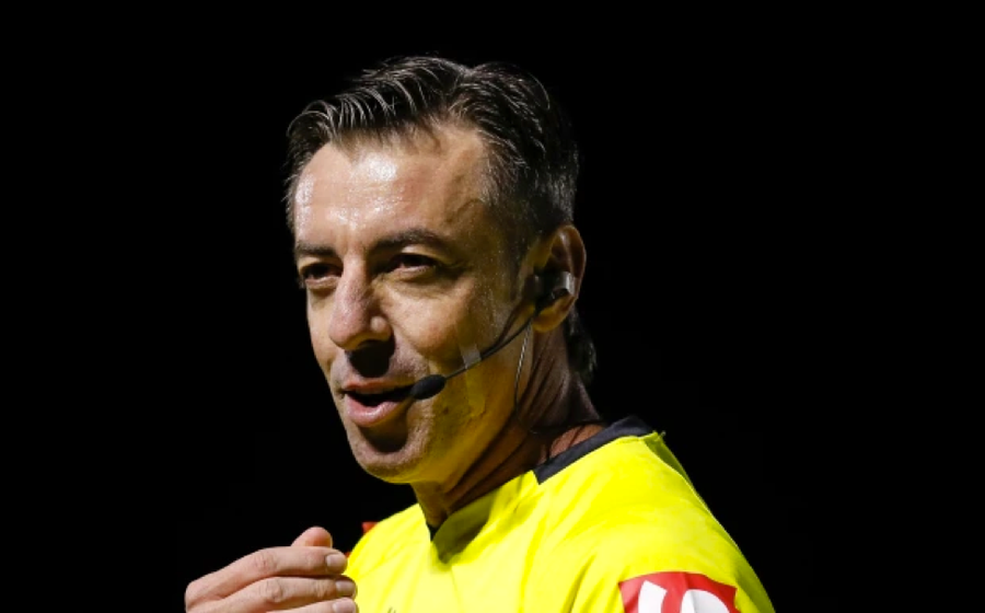 Trọng tài Raphael Claus sẽ bắt chính trận Anh - Iran. Trọng tài Raphael Claus sẽ bắt chính trận Anh - Iran.