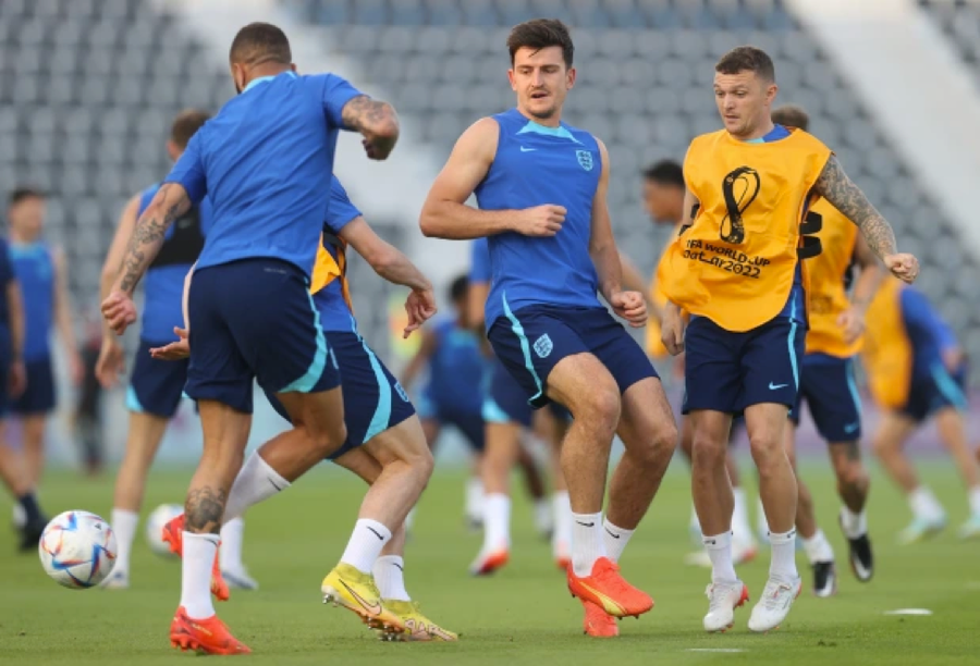 Bất chấp phong độ thấp trong thời gian gần đây nhưng trung vệ Maguire vẫn có tên trong đội hình xuất phát tuyển Anh. Bất chấp phong độ thấp trong thời gian gần đây nhưng trung vệ Maguire vẫn có tên trong đội hình xuất phát tuyển Anh.