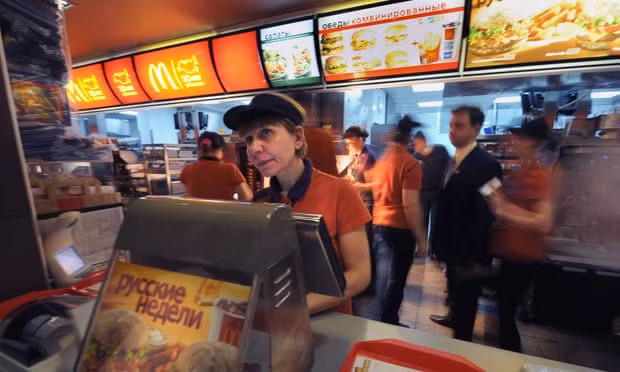 Một cửa hàng McDonald"s trên Quảng trường Pushkin ở Moscow. Ảnh: AFP.