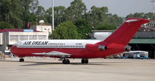 Chiếc máy bay Boeing 727-223 dầm mưa dãi nắng 7 năm qua tại sân bay Nội Bài. Ảnh: VEF Chiếc máy bay Boeing 727-223 dầm mưa dãi nắng 7 năm qua tại sân bay Nội Bài. Ảnh: VEF