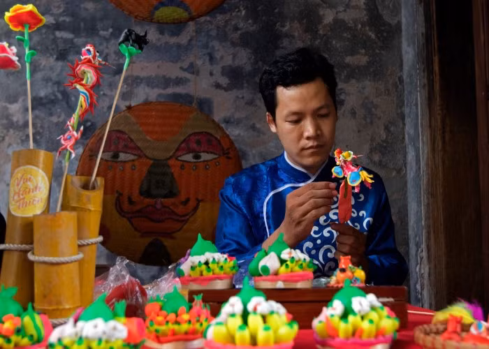 Nghệ nhân Đặng Văn Hậu cho biết phải cải tiến sản phẩm và không ngừng truyền thông lan toả giá trị văn hoá dân gian.